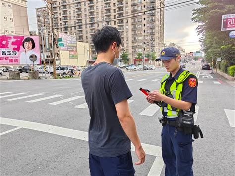 平鎮警加強取締車不讓人、行人違規 營造安全交通環境 社會 中時