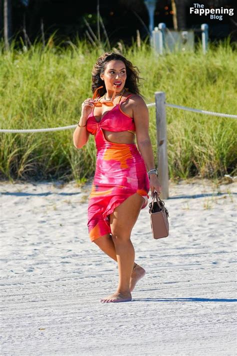 Ara Queen Bae Bikini 35 Photos Fappenism