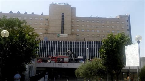 Muere Una Mujer En El Hospital De Valme De Sevilla Al Quedar Atrapada