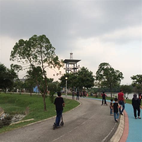 Taman Tasik Layang Layang Kepong Piers Greene