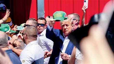 Donald Trumps Iowa State Fair Spectacle Draws Big Support