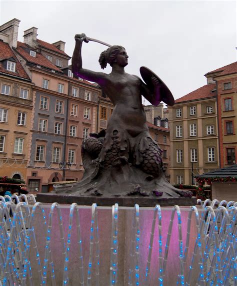 Syrenka Warsaw Mermaid Statue