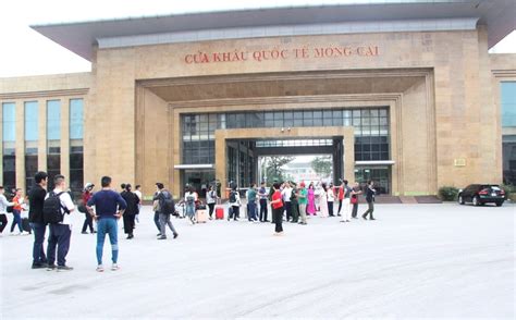 quang ninh xay dung nghi quyet thu hut du khach qua cang hang khong