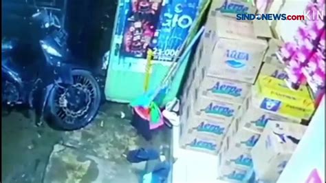 Detik Detik Aksi Pencurian Ancam Korban Dengan Anak Panah Dan Sajam