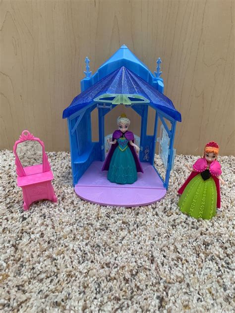 Disney Frozen Magiclip Flip N Switch Castle With Elsa And Anna Dolls