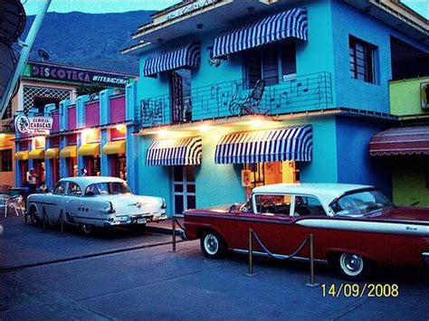 PARQUE TEMATICO LA MONTAÑA DE LOS SUEÑOS AMBIENTADA EN LOS AÑOS 50s