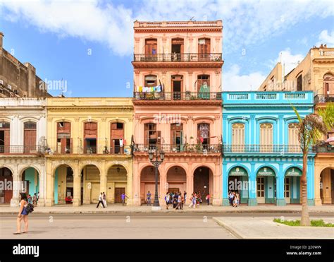 Los Edificios Hist Ricos Colorida Arquitectura T Pica En El Paseo De