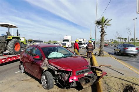 Conductor Impacta A 4 Vehículos En Periférico El Siglo De Torreón