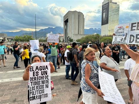 Protestan Por Falta De Agua Frente A Palacio De Gobierno