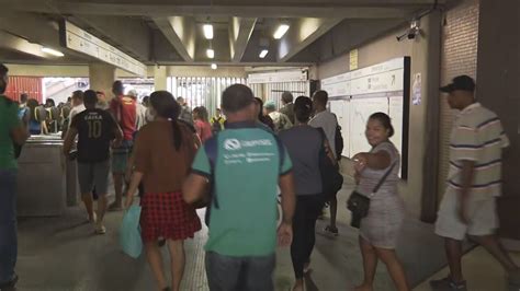 Vídeo Linha Sul do Metrô do Recife para de funcionar por problema na