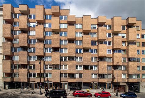 Blok Z Karowej Charakterystyczny Budynek W Stolicy