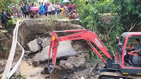 Tergerus Banjir Jembatan Penghubung Antar Desa Di Boyolali Utara