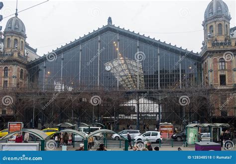 Budapest Western Railway Station The Station Was Built By The E