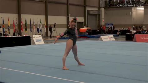 Hot Sexy Isabela Onyshko Bikini Pics