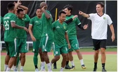 Paul Munster Ungkap Kondisi Pemain Persebaya Jelang Hadapi PSIS Semarang