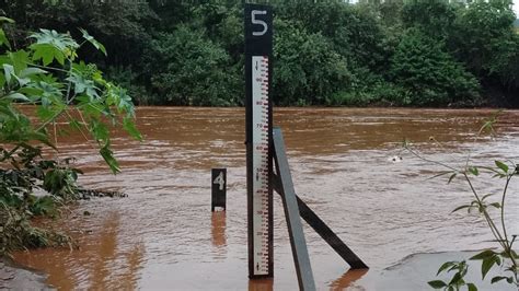 Jornal Minas Volume Do Rio Das Velhas Desce 61 Cm Em 12h E