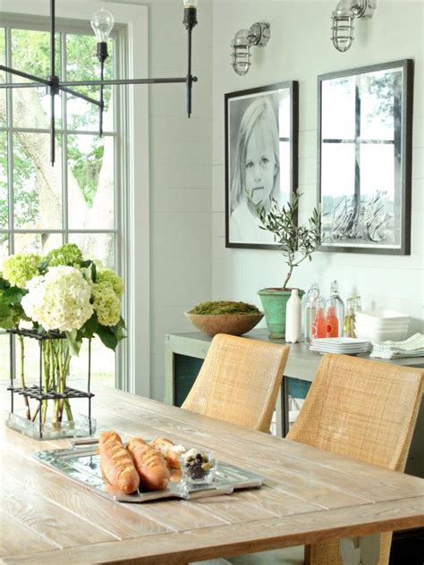 15 Ways To Dress Up Your Dining Room Walls Hgtvs Decorating And Design