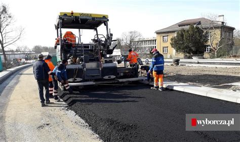 W Al Lecia Torunia Uk Adana Jest Ju Pierwsza Warstwa Asfaltu