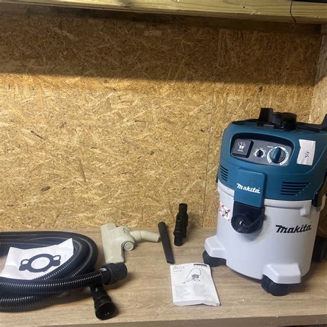 Makita Vc3012m 2 240v 30l M Class Dust Extractor Vacuum With Dust Bag Wet Dry 88381829458 Ebay