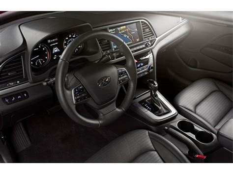 2017 Hyundai Elantra: 86 Interior Photos | U.S. News