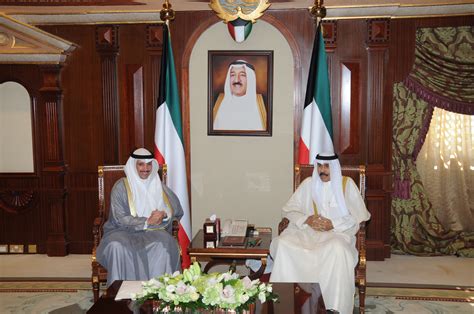 كونا Kuwait Crown Prince receives senior officials