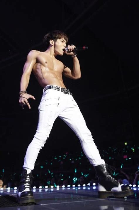 Jonghyun Abs Shinee Jonghyun Reveals ‘honey Abs At Concert Oh