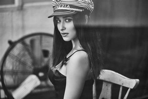 Sizzling Hot Nyra Banerjee TeluguBulletin