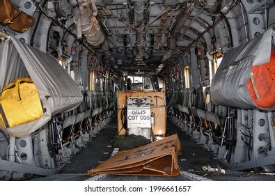 Sikorsky Ch53e Super Stallion Helicopter Interior 스톡 사진(지금 편집) 1996661657