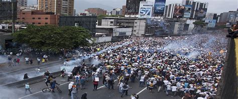 The Art Of Surviving A Venezuela On The Brink Amnesty International