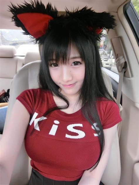 Bỏng mắt hot girl siêu vòng Thái Lan trong trang phục Pokemon