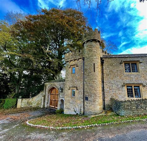 Windsor Lodge Compton Castle Estate Holiday Cottages In Somerset