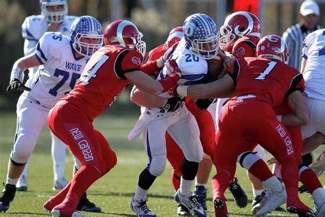 Darien Holds On For Dramatic Win Over New Canaan