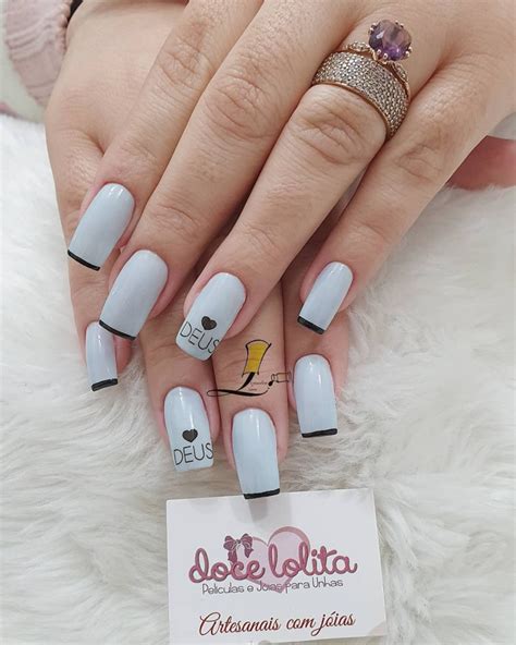 Unhas Decoradas Delicadas Em Azul