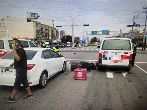 救護車執勤闖紅燈撞飛外送員 他連人帶車噴飛畫面曝 社會 中時