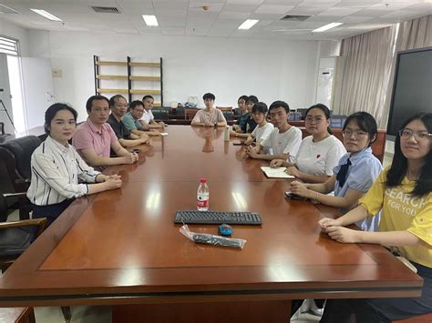 理论经济学拔尖基地班召开师生座谈会 学院新闻 华南师范大学经济与管理学院