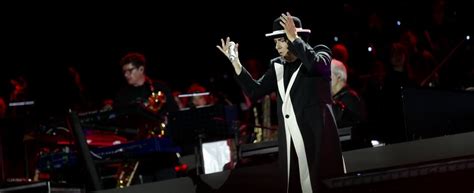 Renato Zero Il Concerto Dei 70 Anni Al Circo Massimo Diventa Uno Show In Due Prime Serate Su