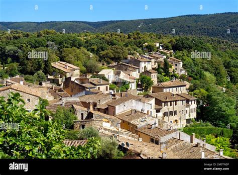 France Vaucluse Parc naturel régional du Luberon Ménerbes étiqueté