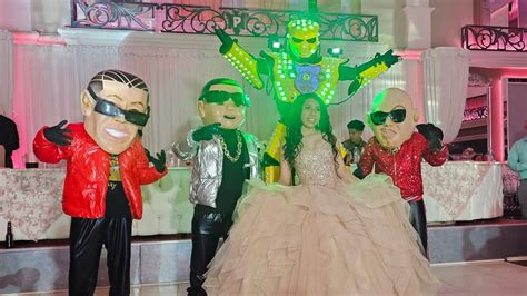 Hora Loca Con Robot Led Quincea Era Kimberly Youtube