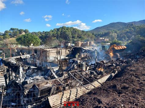 Montcada I Reixac Un Nuevo Incendio Obliga A Desalojar A 30 Personas