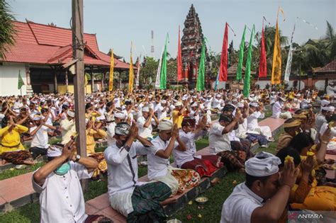 Perayaan Hari Raya Kuningan Di Palangka Raya Antara News