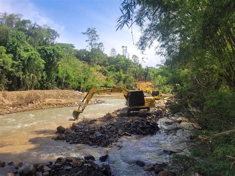 Prefeitura Realiza Desassoreamento De Rios Ap S Fortes Chuvas