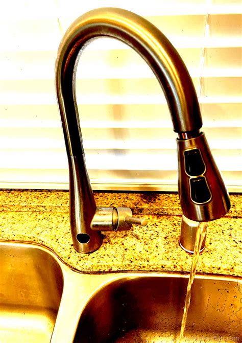 Glacier Bay Nottely Touchless Kitchen Faucet Review - Home Tech Fan