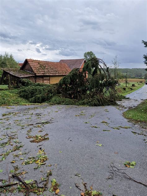 Galerija Slika Oluja Poharala Etiri Upanije Mnoge Ku E Su Bez