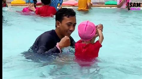 Belajar Berenang Bareng Temen Sekolah Youtube