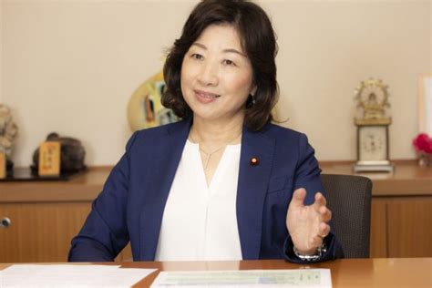 野田聖子議員「こども家庭庁の発足まで37歳の時から十数年かかった。やっとできたから、結婚支援から18歳以降まで充実した内容に