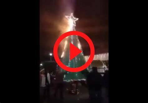 Video En Tula Encendido De Rbol De Navidad Termina En Incendio Por