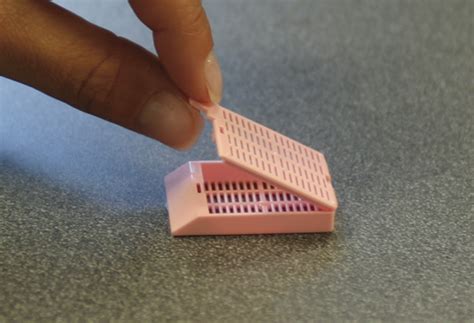 Unisette Biopsy Processing Embedding Cassettes With Lid M Series