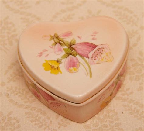 Palissy Heart Porcelain Trinket Box Foxglove Pattern Royal Worcester