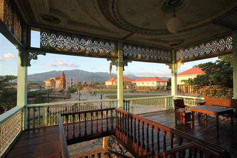 8 Awesome Reasons Why You Should Spend The Night At Las Casas Filipinas