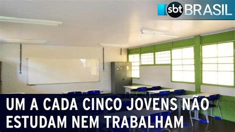 Um a cada cinco jovens não estudam ou trabalham diz IBGE SBT Brasil